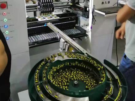 DOB貼片機(jī)　DOB產(chǎn)品全自動(dòng)貼片方案1+1