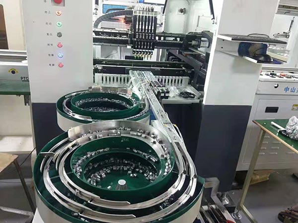 高速泛用貼片機哪的服務好？