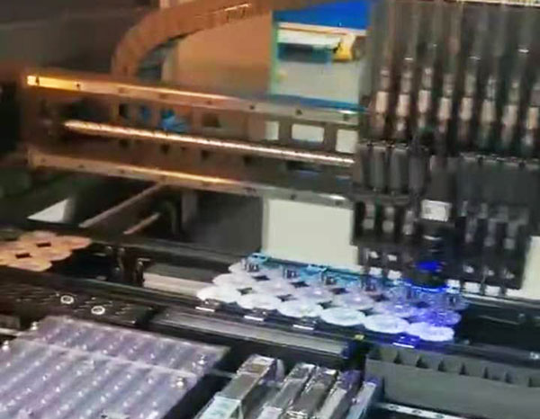 全自動（透鏡+DOB+小家電）高速貼片機(XJS-806G、808G)介紹